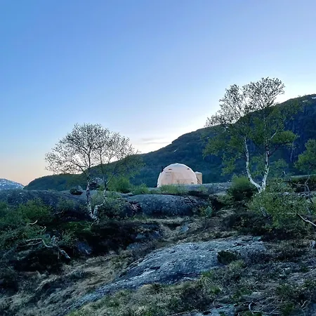 Handeland I Arctic Dome