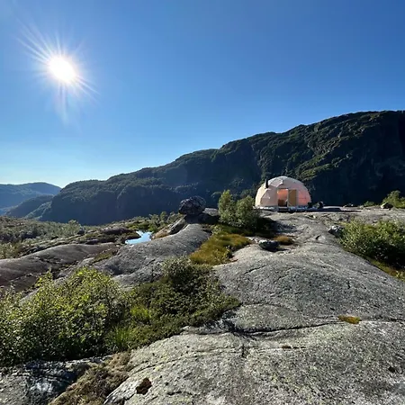 Handeland I Arctic Dome Οργανωμένο κάμπινγκ Sauda