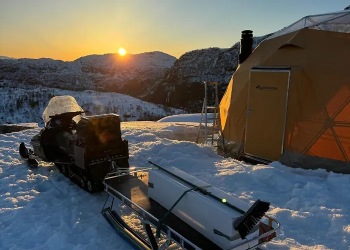 Handeland I Arctic Dome Sauda