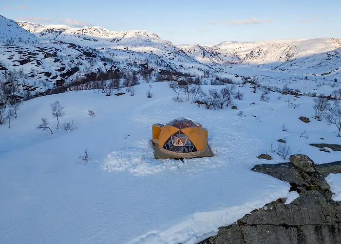 Handeland I Arctic Dome 사우다