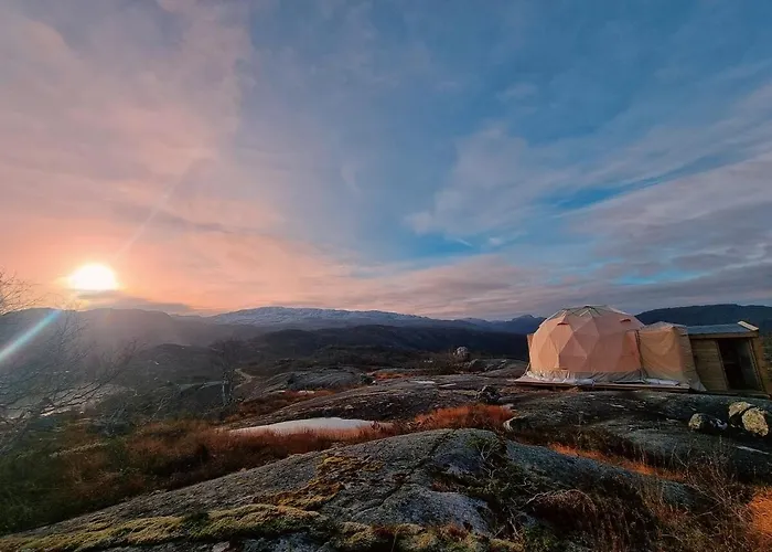 Luxe tent Handeland I Arctic Dome *