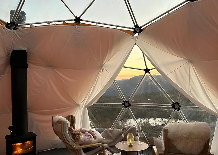 Handeland I Arctic Dome * Sauda
