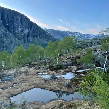 Handeland I Arctic Dome Sauda