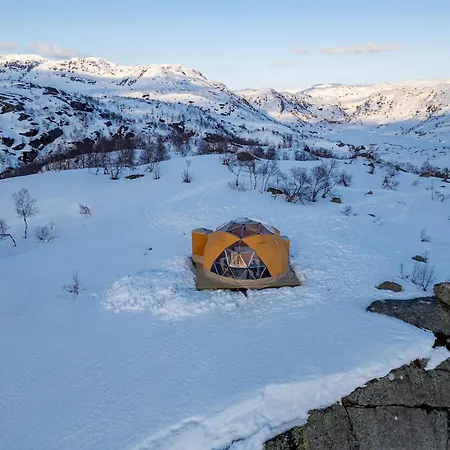 Handeland I Arctic Dome Sauda